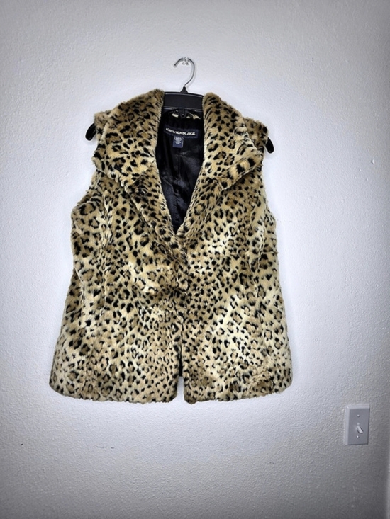 Kristen Blake Jackets & Blazers - Kristen Blake Leopard Print Collared Lined Vest Pockets  Medium Beige Black